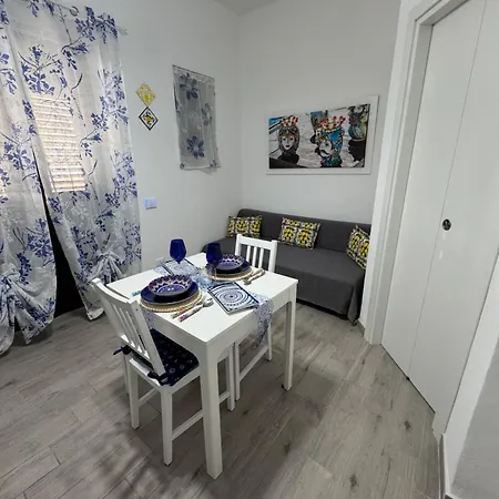 Casetta Blu Mondello Zona Partanna 公寓